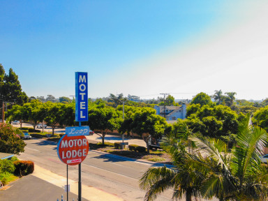 Loop Motor Lodge Photo Gallery